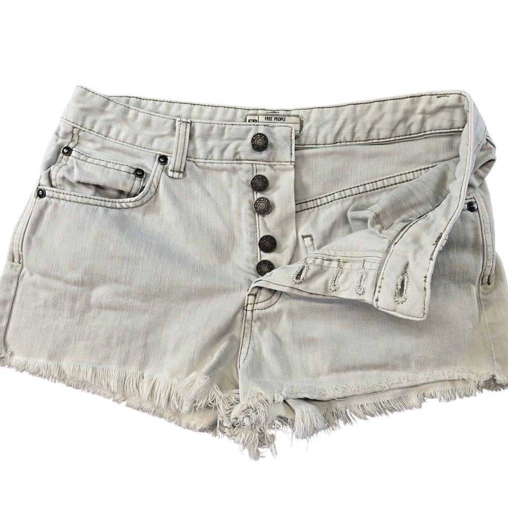 Free People Shorts Womens 27 White Cut-Off Frayed Hem Pockets 2.5 Inseam Denim